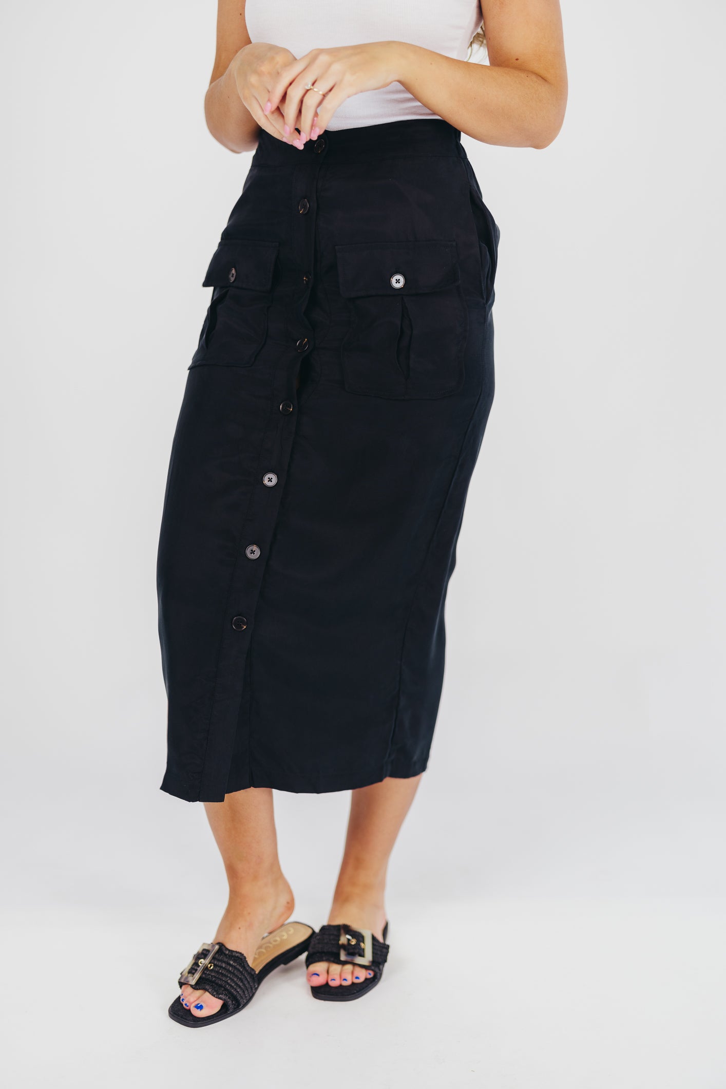 Better Days Button-Down Midi Cargo Skirt in Black
