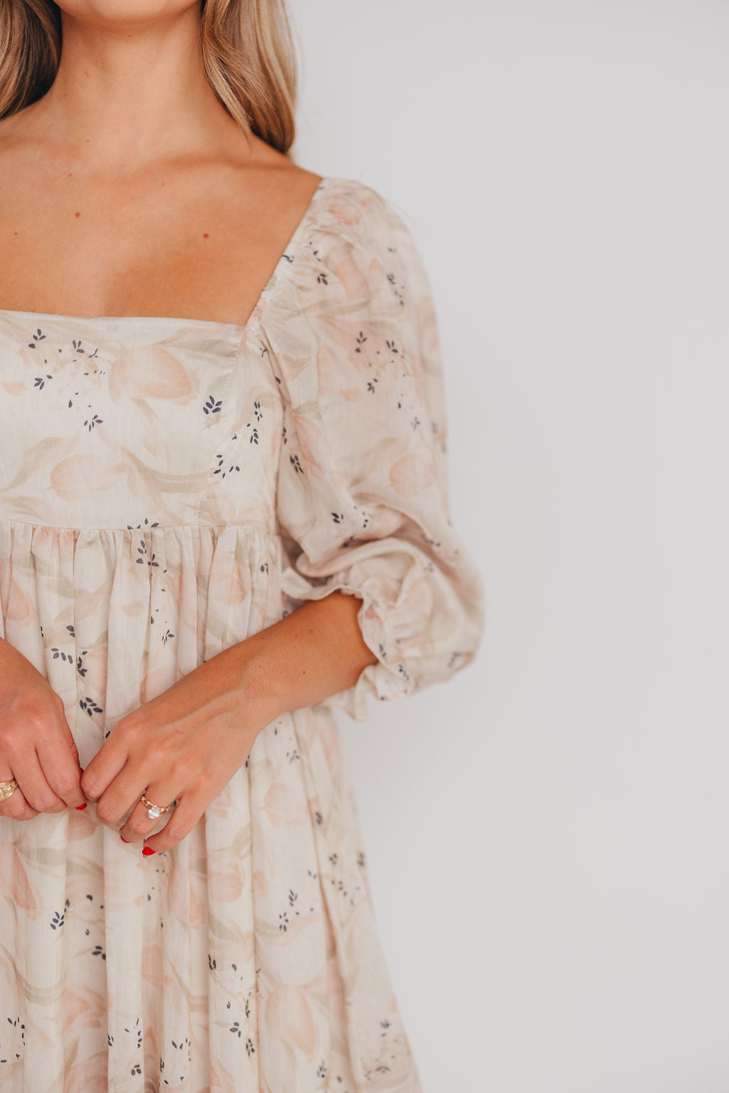 Mona Maxi Dress in Summer Peach & Cream Floral - Bump Friendly Inclusive Sizing (S-3XL)