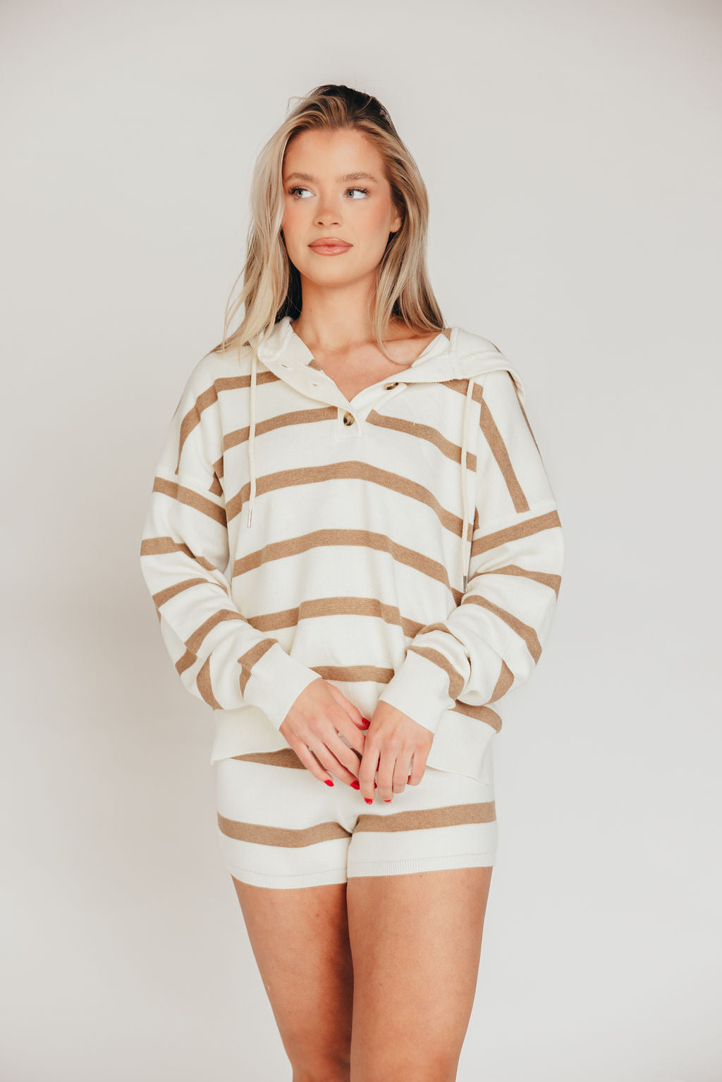 Brighton Shorts in White and Wheat Stripe
