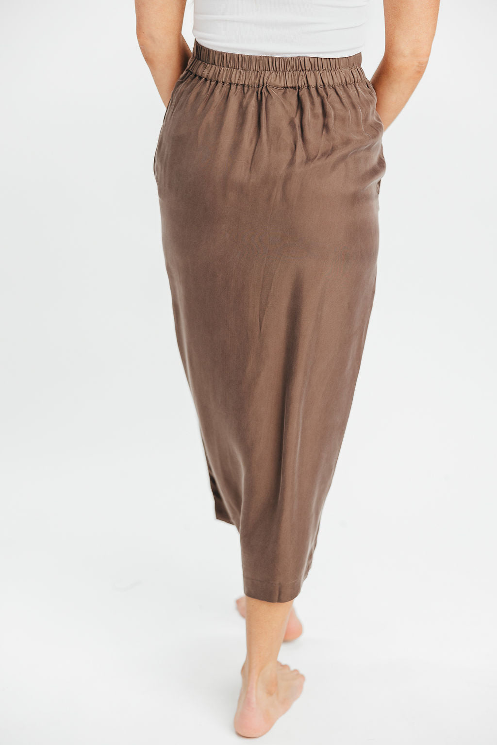 Better Days Button-Down Midi Cargo Skirt in Olive