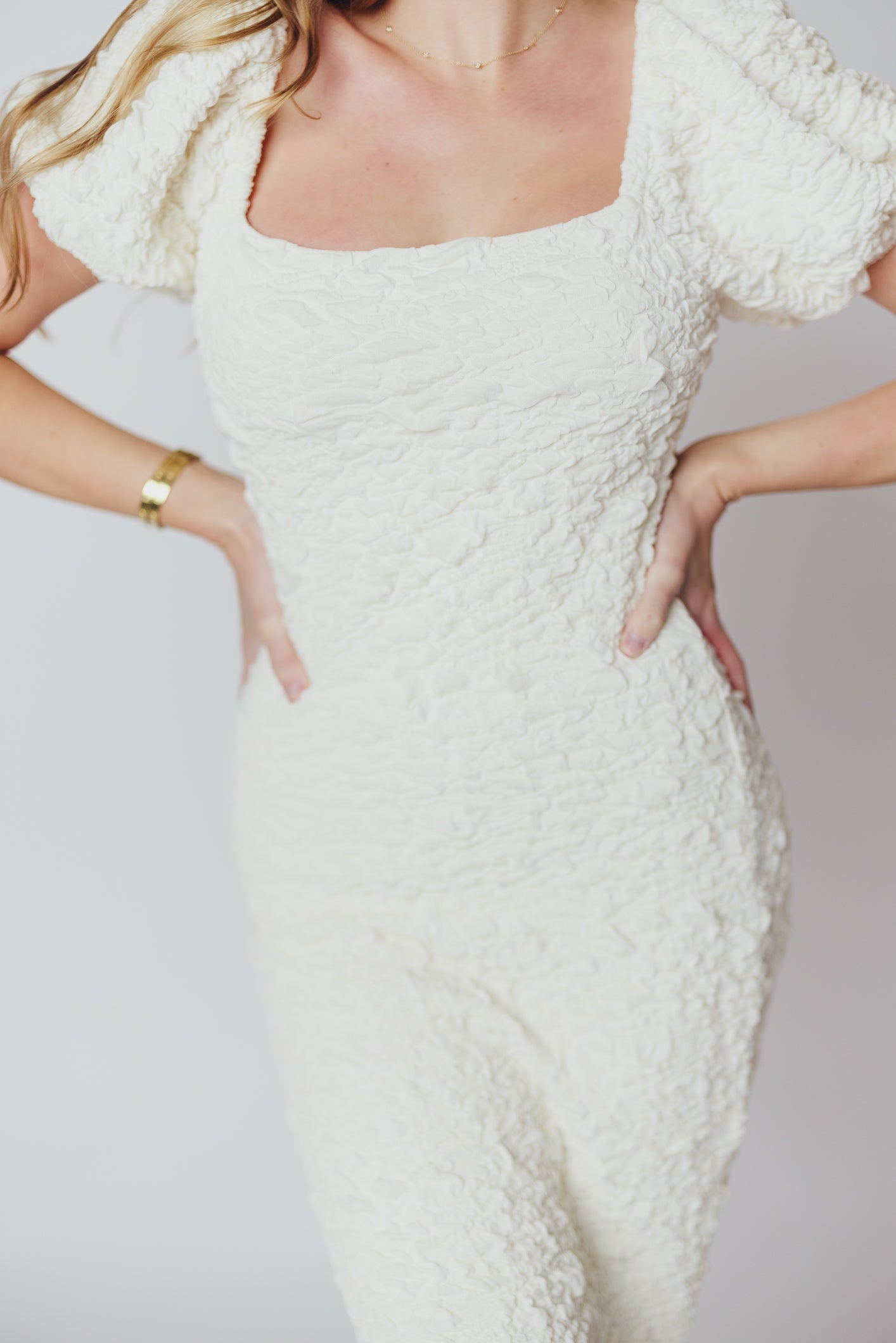 Blakeley Textured Midi Dress in Ivory - Bump Friendly & Inclusive Sizing (S-3XL) - Pre-Order 5/15 $20 OFF